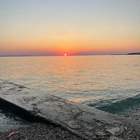 Golden Sunset Luxury Apartament *