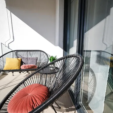 Golden Sunset Luxury 아파트