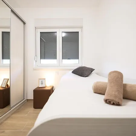 아파트 Golden Sunset Luxury 자다르